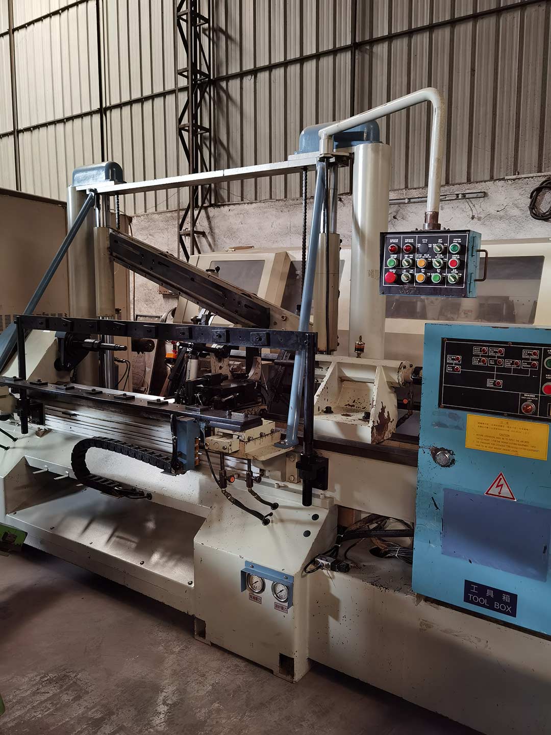 錦圓全自動背刀車床