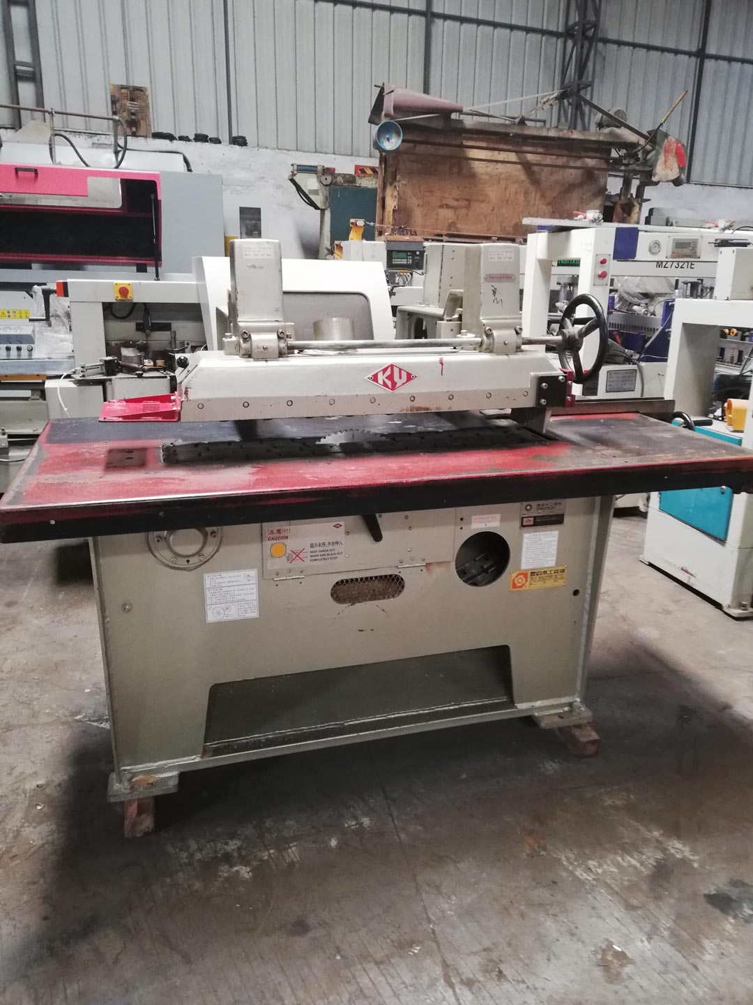 二手臺(tái)灣單片縱鋸機(jī)