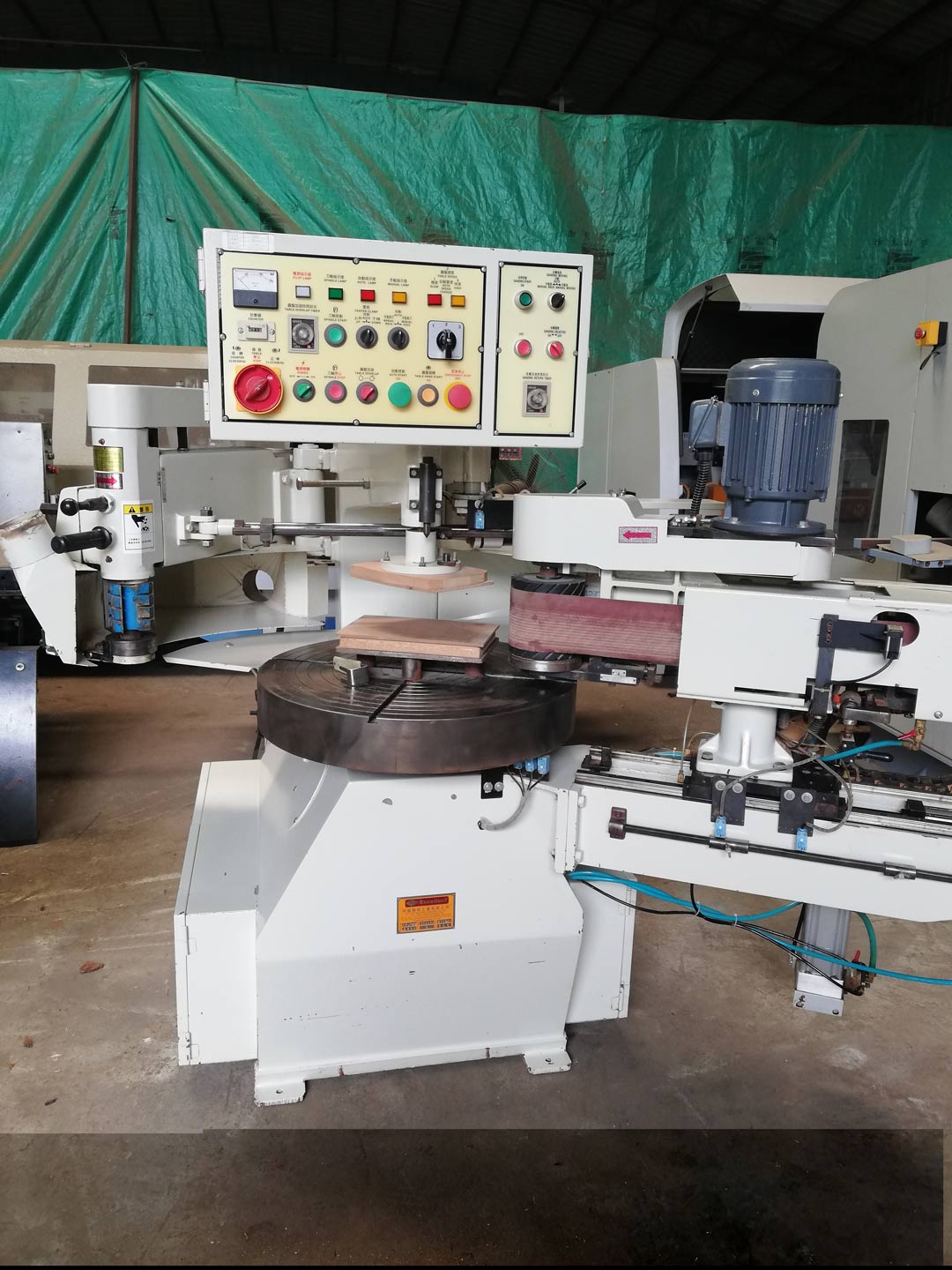 臺(tái)灣自動(dòng)仿形鏤銑機(jī)